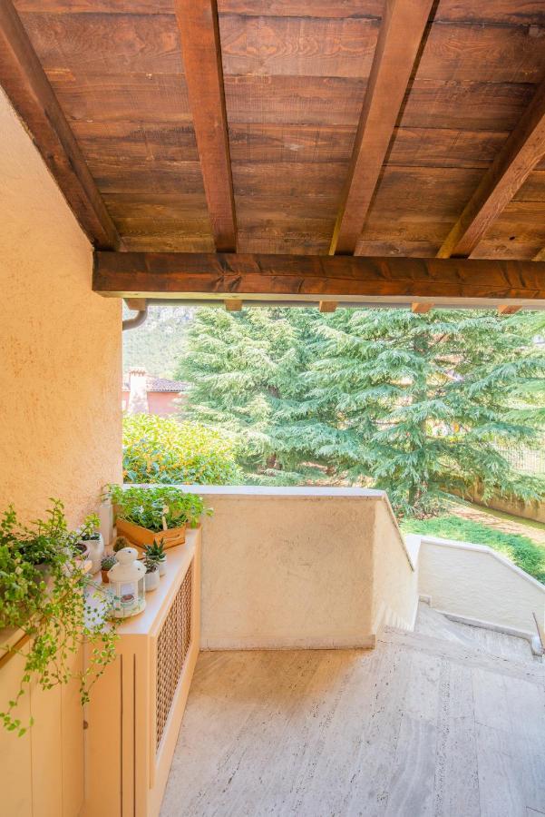 Sara E Melissa House Lierna Apartment Екстериор снимка