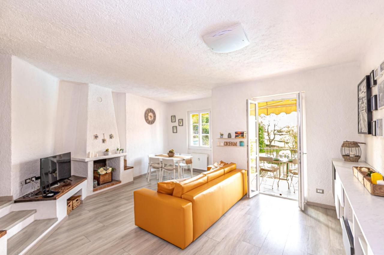 Sara E Melissa House Lierna Apartment Екстериор снимка